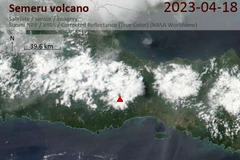 Ảnh vệ tinh chụp núi lửa Semeru ngày 18/4. (Nguồn: Volcano Discovery)