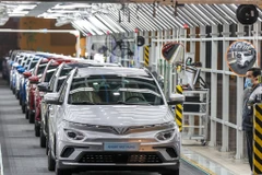 Lô xe ôtô điện đầu tiên của VinFast đã chính thức xuất xưởng. (Ảnh: Minh Sơn/Vietnam+)