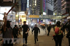 Người biểu tình tập trung tại khu vực Vịnh Causeway ở Hong Kong, Trung Quốc. (Nguồn: THX/TTXVN)