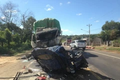 Hai xe ôtô tải tông trực diện nhau khiến 4 người thương vong