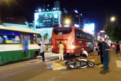 Va chạm giữa ôtô khách và xe máy ở Bình Phước, 2 người tử vong