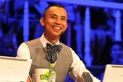 Chí Anh: Vừa là giáo sư, vừa là công nhân khiêu vũ