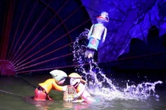 Một cảnh trong vở rối Trê và Cóc của Nhà hát múa Rối Việt Nam tham dự liên hoan. (Ảnh: Thanh Tùng/TTXVN)