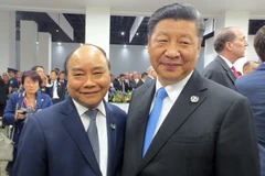 Thủ tướng Nguyễn Xuân Phúc gặp Chủ tịch Ủy ban Châu Âu Jean-Claude Junker. (Ảnh: TTXVN)