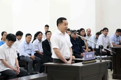 Bị cáo Phan Văn Anh Vũ tại phần tranh luận. (Ảnh: Văn Điệp/TTXVN)