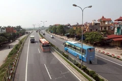 Phương tiện lưu thông trên cao tốc Pháp Vân-Cầu Giẽ. (Ảnh: Huy Hùng/TTXVN)