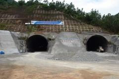 Dự án hầm đường bộ nối hai tỉnh Bình Định và Phú Yên sẽ được hoàn thành vào cuối năm 2018. (Ảnh: Việt Hùng/Vietnam+)