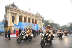 Cảnh sát giao thông Công an Hà Nội ra quân đảm bảo trật tự an toàn giao thông. (Ảnh: Việt Hùng/Vietnam+)