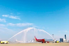 Máy bay Vietjet được chào đón bằng nghi thức phun vòi rồng với đường bay đầu tiên đến Nhật Bản. (Ảnh: Vietjet cung cấp)