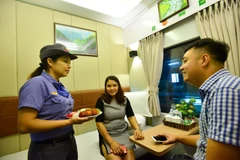 Toa xe có khoang 2 giường đặc biệt để phục vụ những hành khách muốn có không gian riêng. (Ảnh: VNR cung cấp)