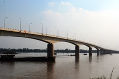 Cầu Việt Trì-Ba Vì bắc qua sông Hồng đã được thông xe. (Ảnh: Việt Hùng/Vietnam+)