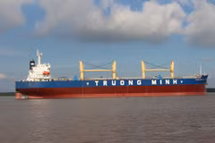 Tàu chở hàng rời Trường Minh trọng tải 56.200 tấn. (Ảnh: Hồng Trâm/Vietnam+)