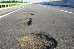 Cao tốc Đà Nẵng-Quảng Ngãi sẽ ‘vá’ xong hư hỏng trước ngày 16/10