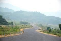 Đường BOT Hòa Lạc-Hòa Bình có chiều dài khoảng 31km dự kiến khánh thành, thông xe dự án vào ngày 10/10. (Ảnh: Việt Hùng/Vietnam+)