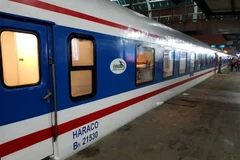 Đường sắt bắt đầu chạy đoàn tàu khách '5 sao' và phục vụ suất ăn hàng không miễn phí tuyến đường sắt Bắc-Nam. (Ảnh: Câu lạc bộ yêu Đường sắt Việt Nam)