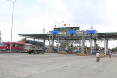 Trạm BOT Cai Lậy. (Ảnh: Nam Thái/TTXVN)
