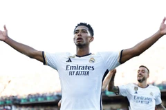 Bellingham tỏa sáng, Real Madrid ngược dòng đánh bại Barcelona