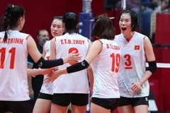 23–25, 18–15, 23–25