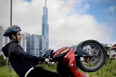 Triệu tập thanh niên 'diễn xiếc' trên môtô ở Thành phố Hồ Chí Minh