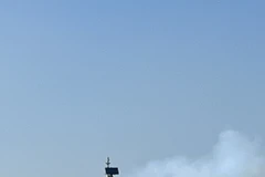 Ngày 24/11, Tàu 016-Quang Trung đã cập cảng Ngang Thuyền Châu, bắt đầu chuyến thăm hữu nghị Khu hành chính đặc biệt Hong Kong (Trung Quốc) từ ngày 24-27/11. (Ảnh: TTXVN)