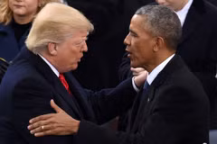 Tổng thống Mỹ Donald Trump (trái) và người tiền nhiệm Barack Obama. (Nguồn: Getty)