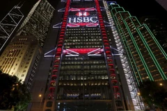 tăng trong mảng dịch vụ truyền thống.