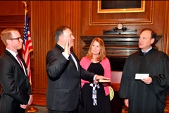 [Video] Giám đốc CIA Mike Pompeo nhậm chức Ngoại trưởng Mỹ