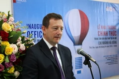  Ngài Bertrand Lortholary - Đại sứ đặc mệnh toàn quyền cộng hòa Pháp tại Việt Nam, phát biểu trong buổi khai trương Trung tâm Văn hóa Pháp –L’Espace chi nhánh tại Hà Đông. (Ảnh: Thanh Tùng/TTXVN_