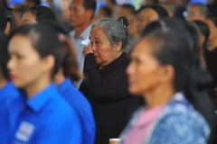 [Photo] Người dân đến dự Lễ truy điệu Chủ tịch nước tại tỉnh Ninh Bình