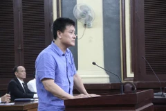 12 năm tù cho cán bộ hải quan nhận hối lộ hơn 500 triệu đồng