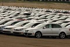 Ôtô của Tập đoàn Volkswagen và Audi tại một bãi đỗ xe ở Michigan, Mỹ. (Nguồn: AFP/TTXVN)