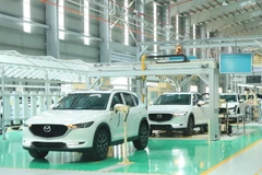Khu vực kiểm tra và hoàn thiện xe ô tô trước khi xuất xưởng tại Nhà máy Thaco Mazda của Công ty Cổ phần ôtô Trường Hải. (Ảnh: Thống Nhất/TTXVN)
