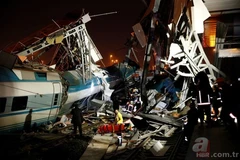 Hiện trường vụ tai nạn thảm khốc. (Nguồn: twitter)