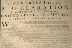 Bản sao Bản Tuyên ngôn Độc lập Mỹ từ năm 1776 được trưng bày tại Philadelphia. (Ảnh: AFP)