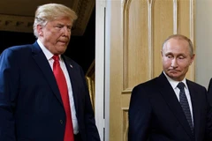 Tổng thống Mỹ Donald Trump (trái) và Tổng thống Nga Vladimir Putin (phải) tại cuộc gặp ở Helsinki, Phần Lan ngày 16/7/2018. (Ảnh: AFP/TTXVN)