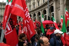  Tuần hành tại Quảng trường Repubblica ở Rome. (Ảnh: Ngự Bình/TTXVN)