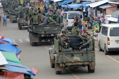Binh sỹ Philippines làm nhiệm vụ tại khu vực Marawi. (Nguồn: THX/TTXVN)