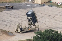 Hệ thống phòng thủ tên lửa Vòm Sắt của Israel được triển khai ở Cao nguyên Golan ngày 9/5. (Nguồn: EPA-EFE/TTXVN)