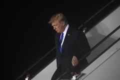 Tổng thống Mỹ Donald Trump tới sân bay không quân Paya Lebar của Singapore ngày 10/6. (Nguồn: AFP/TTXVN)