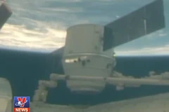 [Video] SpaceX Dragon mang gà tây, sốt việt quất lên vũ trụ