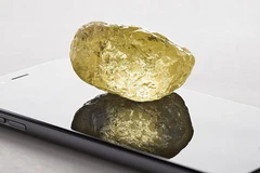 [Video] Canada phát hiện viên kim cương lớn ngoài sức tưởng tượng