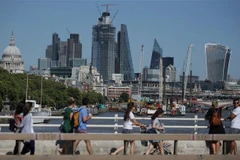 Các tòa nhà văn phòng ở thủ đô London, Anh. (Ảnh: AFP/TTXVN)