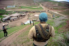 Binh sĩ Afghanistan trong chiến dịch truy quét phiến quân Taliban ở huyện Bala Morghab, tỉnh Badghis. (Nguồn: AFP/TTXVN)