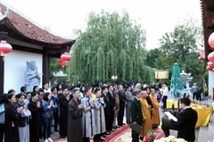 Lễ cầu siêu tưởng niệm các anh hùng liệt sỹ tại chùa Trúc Lâm Kharkov ở Ukraine. (Ảnh: Lê Quang Vinh/TTXVN)