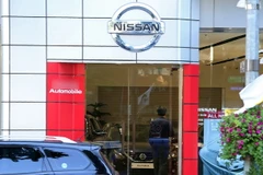Phòng trưng bày xe ô tô Nissan ở Seoul (Hàn Quốc). (Nguồn: AFP/TTXVN)