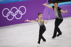 Cặp vận động viên trượt băng nghệ thuật Triều Tiên Ryom Tae Ok và Kim Ju Sik. (Nguồn: YONHAP/TTXVN)