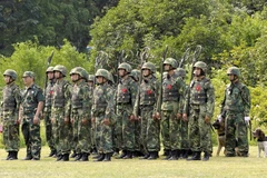 Binh sỹ Trung Quốc tham gia một cuộc diễn tập ở thành phố Thượng Hải. (Ảnh: AFP/TTXVN)