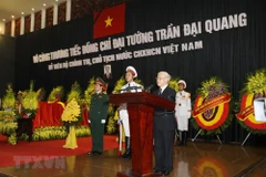 Tổng Bí thư Nguyễn Phú Trọng, Trưởng Ban Lễ tang Chủ tịch nước Trần Đại Quang thay mặt lãnh đạo Đảng, Nhà nước đọc điếu văn tưởng nhớ và đưa tiễn Chủ tịch nước Trần Đại Quang. (Ảnh: Trí Dũng/TTXVN)