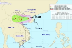 Đường đi và vị trí cơn bão. (Ảnh: TTXVN phát)