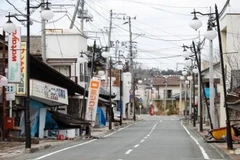 Cảnh vắng vẻ tại một con phố ở thị trấn Futaba, tỉnh Fukushima do người dân đi sơ tán sau thảm họa động đất và sóng thần năm 2011. (Nguồn: Kyodo/TTXVN)